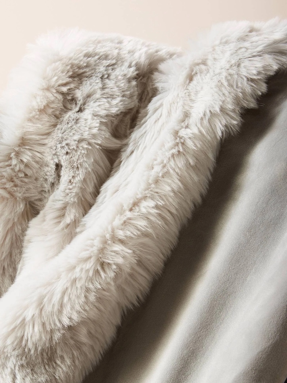$98 PRE-OWNED Anthropologie Silver Fireside Faux Fur Throw Blanket 60x70 - Picture 2 of 7